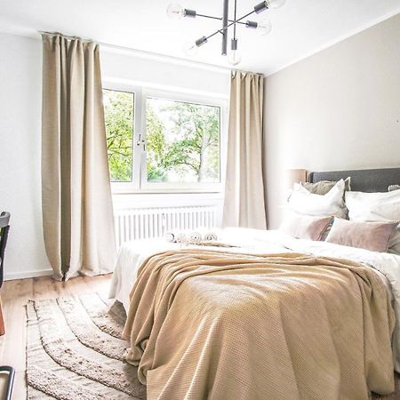 Homefy Feel-Good Apartment - Own Parking, Balcony And Garden إسن المظهر الخارجي الصورة